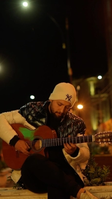کلیپ ملودی گیتار در سکوت شب عرفان طمهاسبی